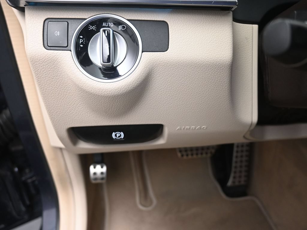 Used 2016 Mercedes-Benz E 350 Sedan image 16