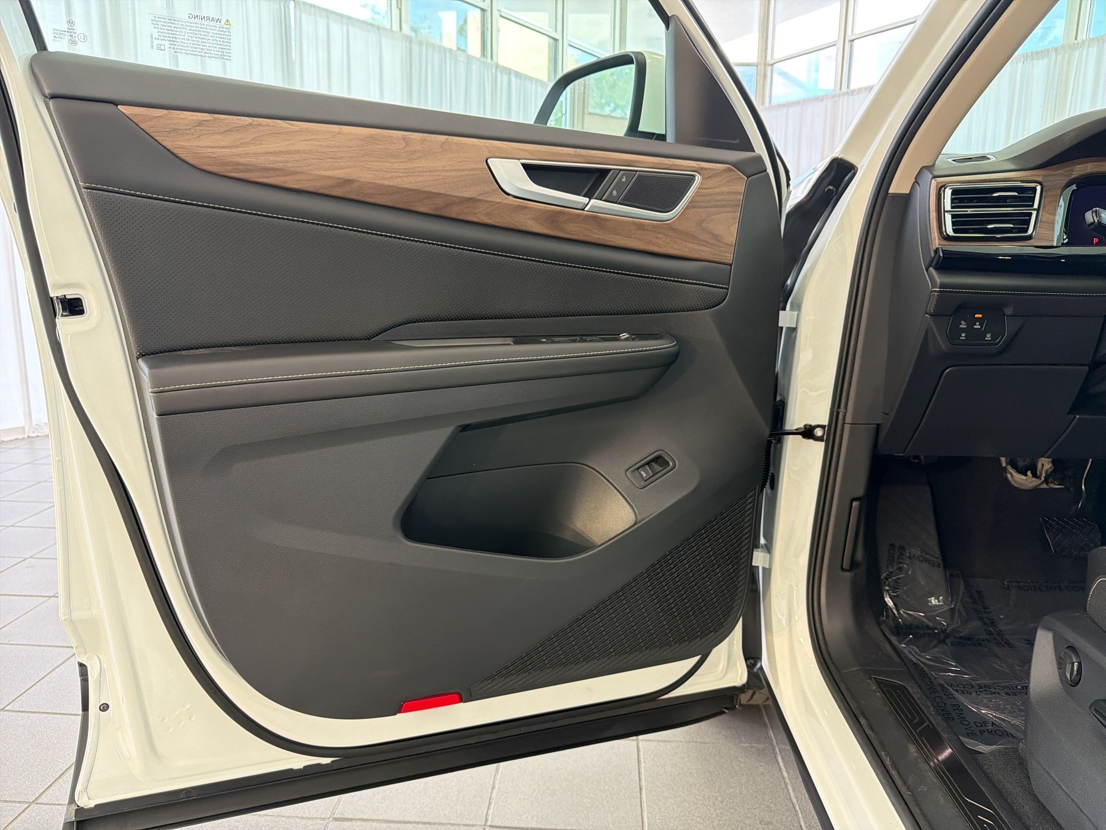 New 2026 Volkswagen Atlas SE FWD image 21