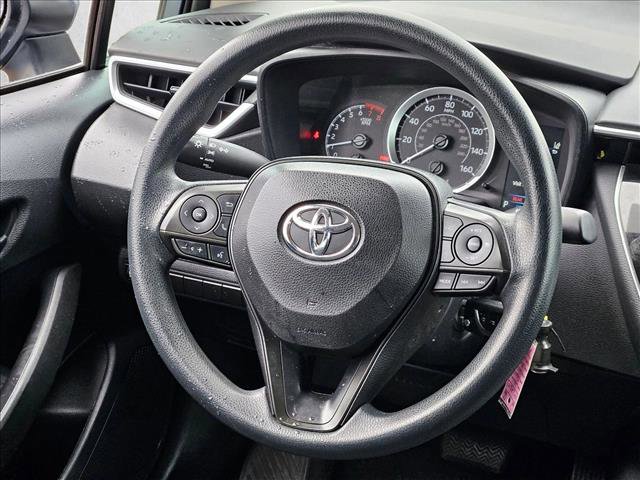 Used 2022 Toyota Corolla LE image 11