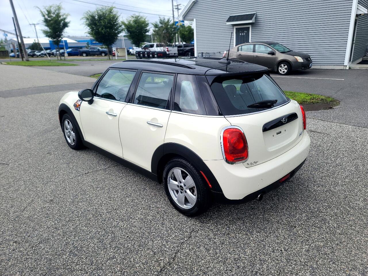 Used 2016 MINI Cooper 4-Door Hardtop image 5