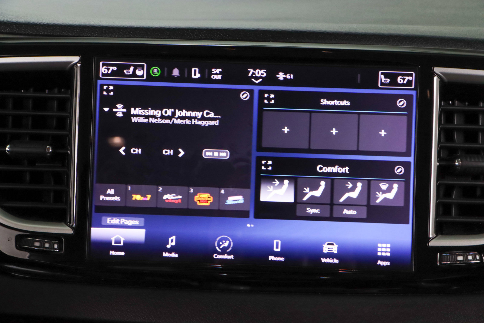 Used 2023 Chrysler Pacifica Touring-L image 19