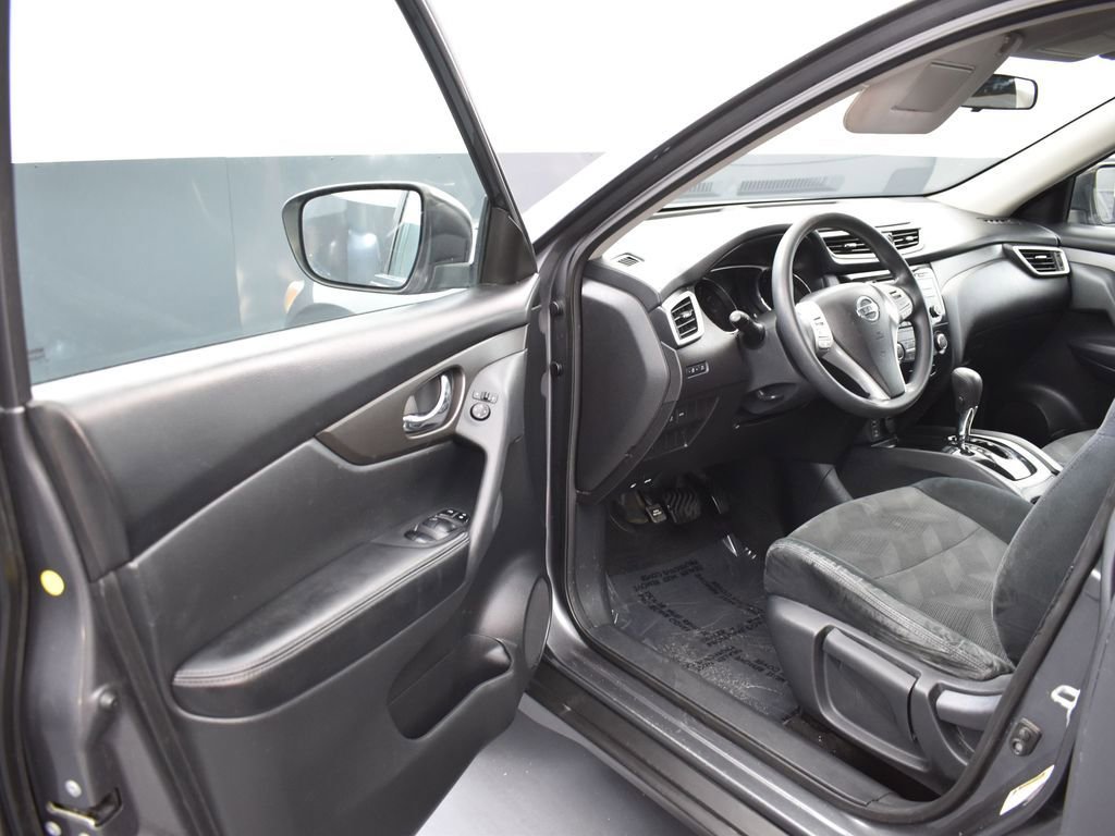 Used 2016 Nissan Rogue S image 9
