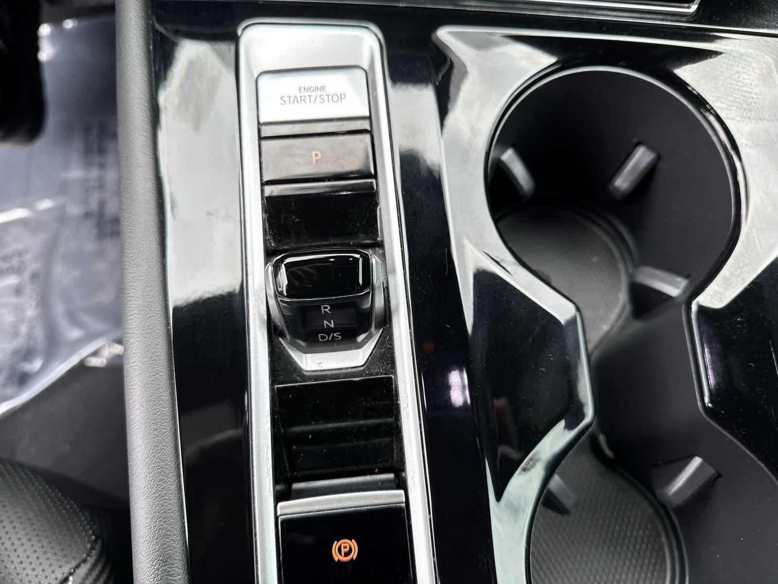 Certified 2024 Volkswagen Atlas Cross Sport SE FWD image 38