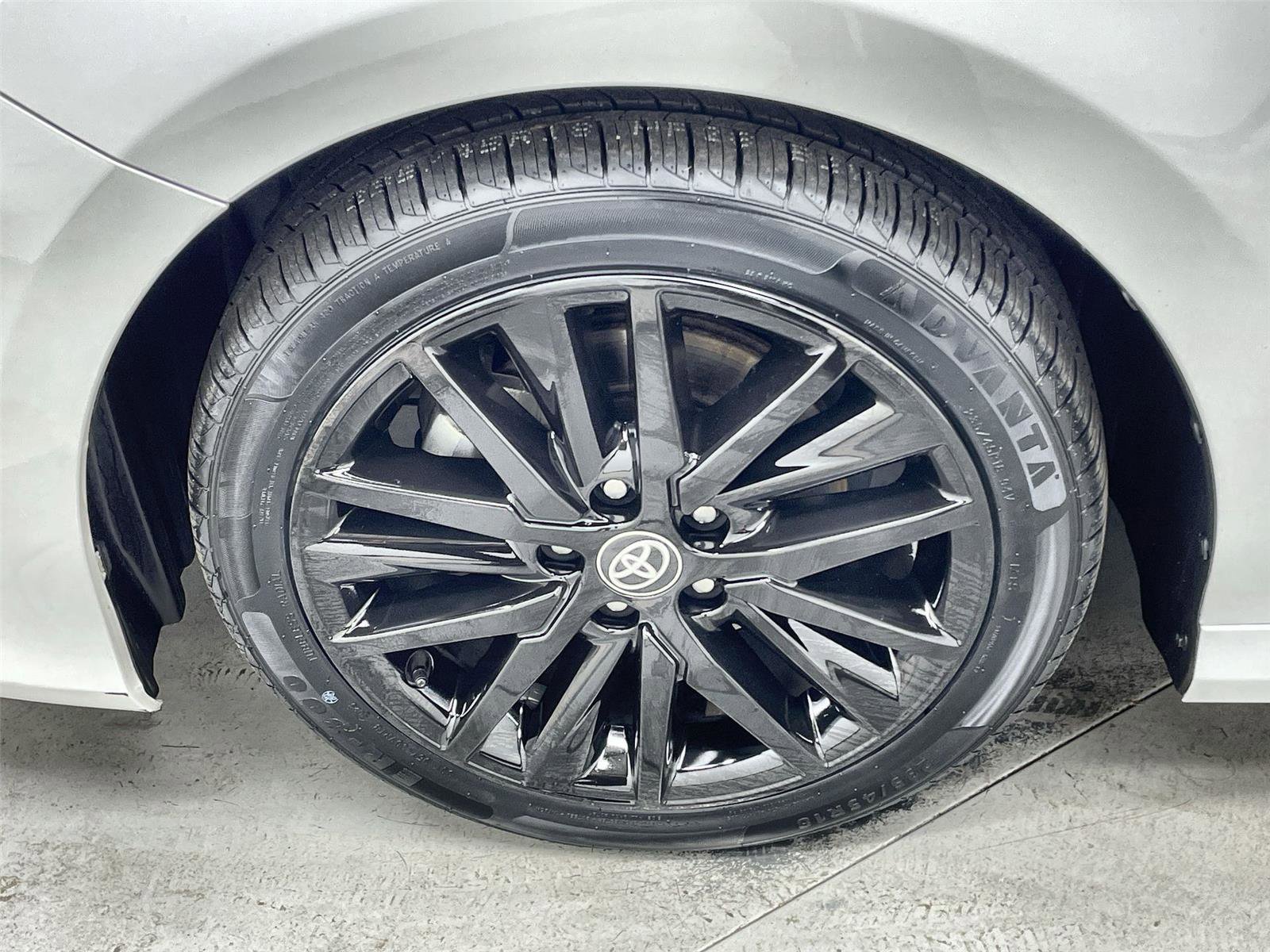 Used 2022 Toyota Camry XLE w/ Carpet Mat Package (TMS) image 10