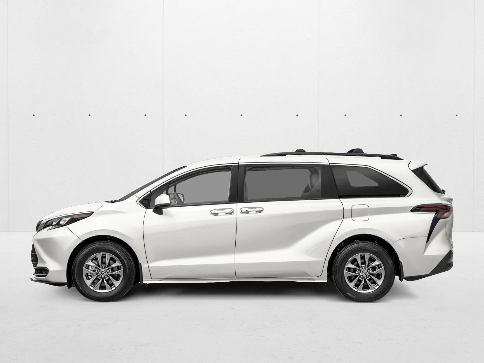 New 2026 Toyota Sienna LE FWD image 3