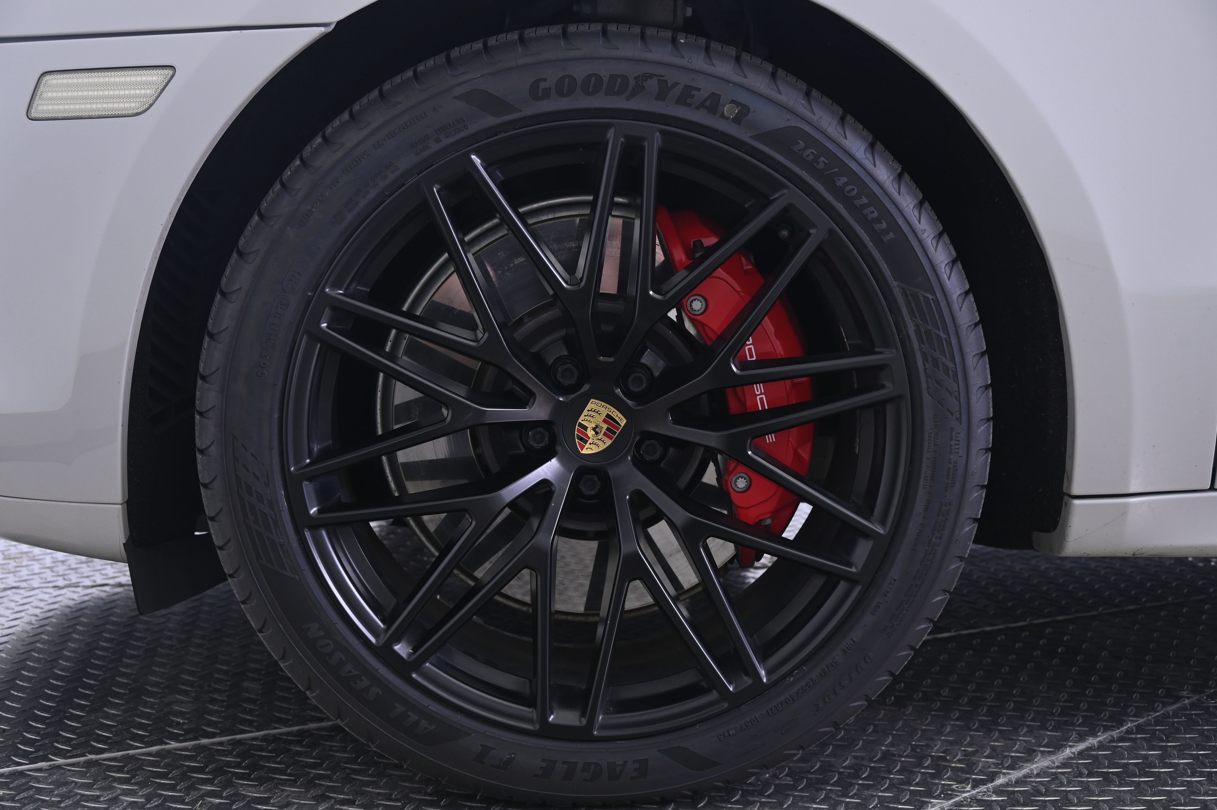 Certified 2022 Porsche Macan GTS AWD/4WD image 11