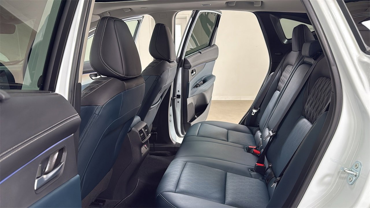 Used 2025 Nissan Murano Platinum w/ Cargo Package image 15