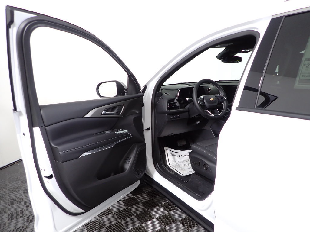 New 2027 Chevrolet Traverse LT w/ LPO, Floor Liner Package AWD/4WD image 20
