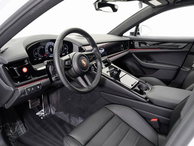 Certified 2025 Porsche Panamera 4 image 4