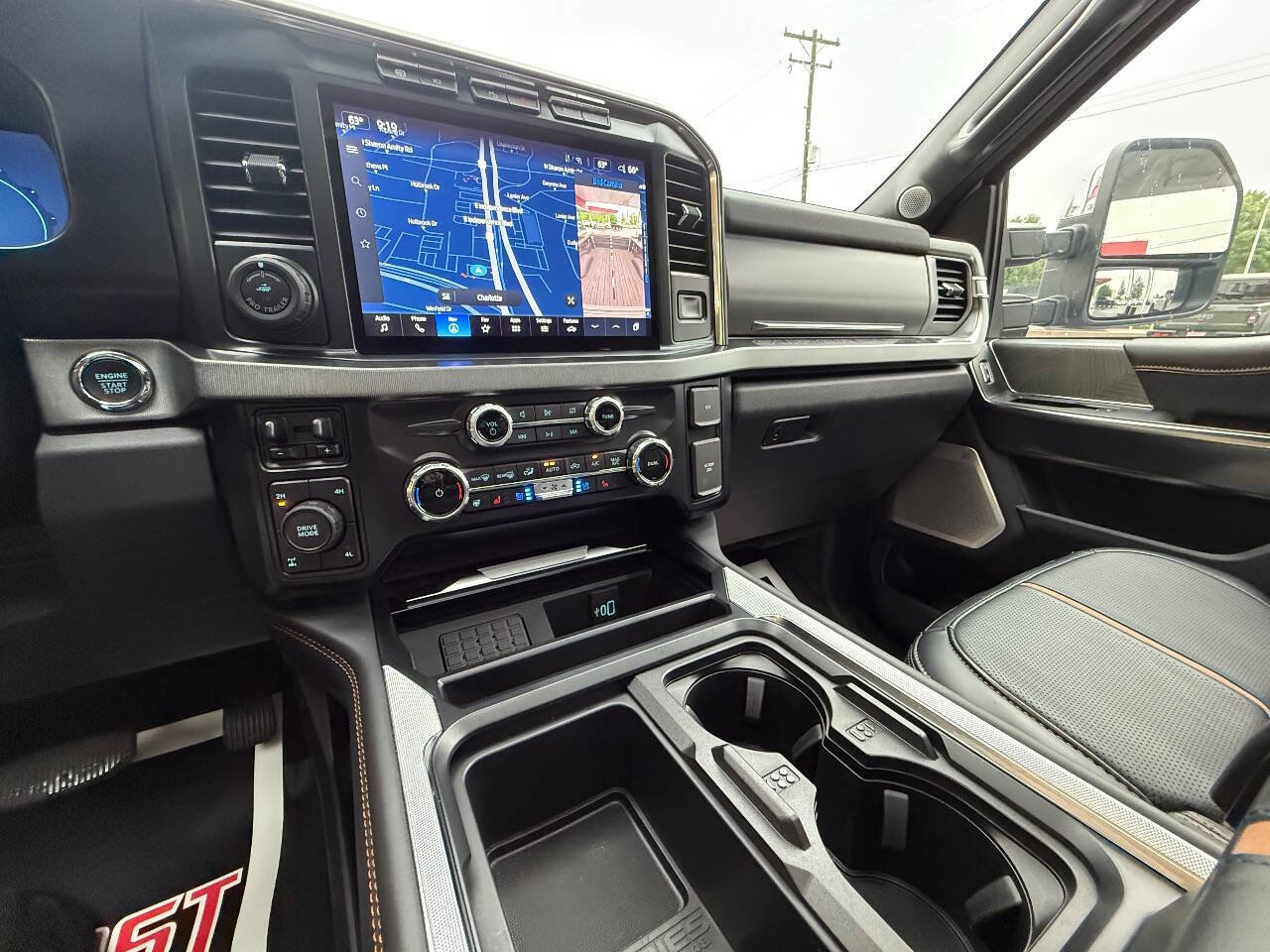 Used 2024 Ford F350 Platinum w/ FX4 Off-Road Package image 32