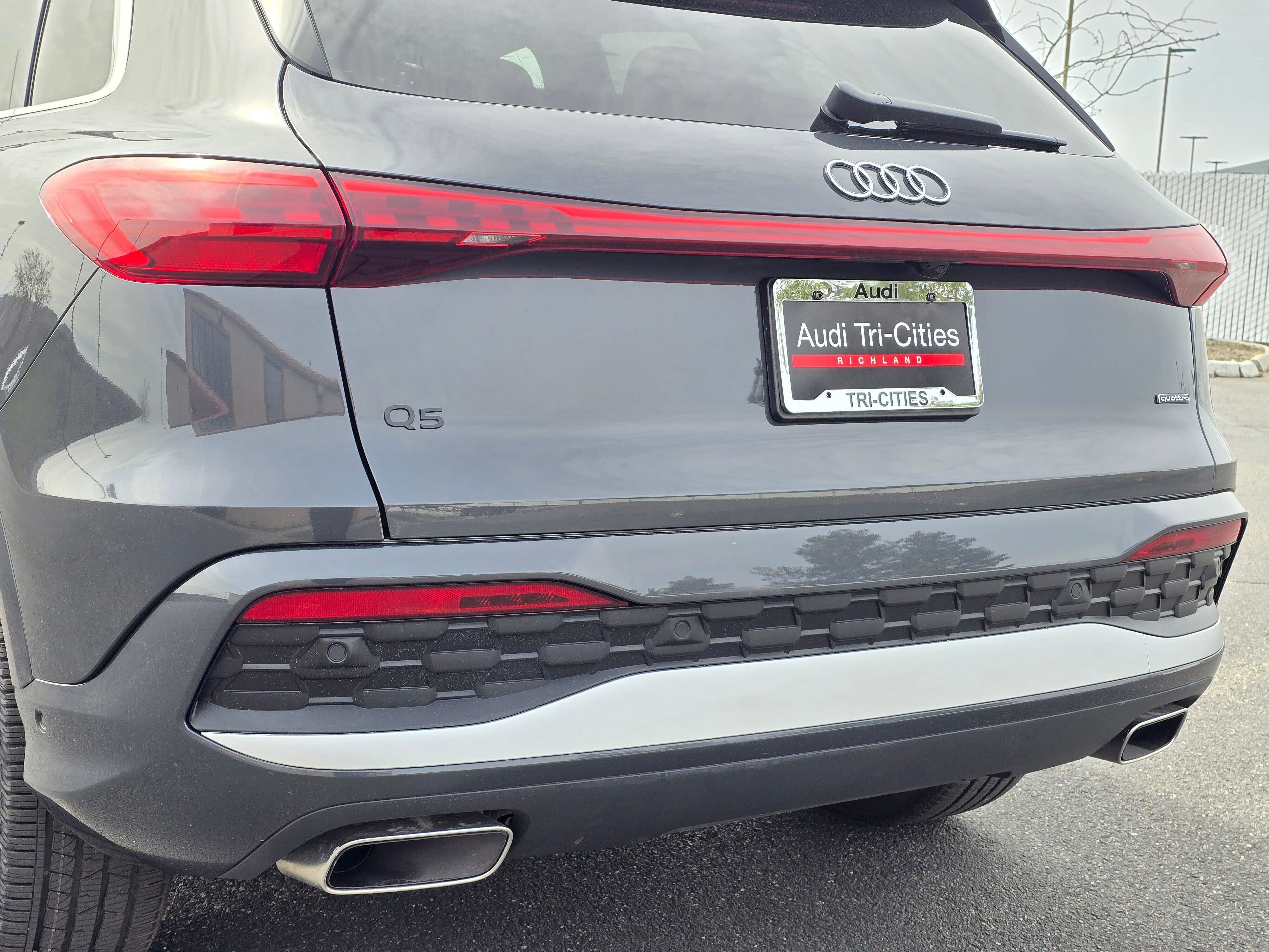 Certified 2025 Audi Q5 Premium w/ Convenience Package image 7