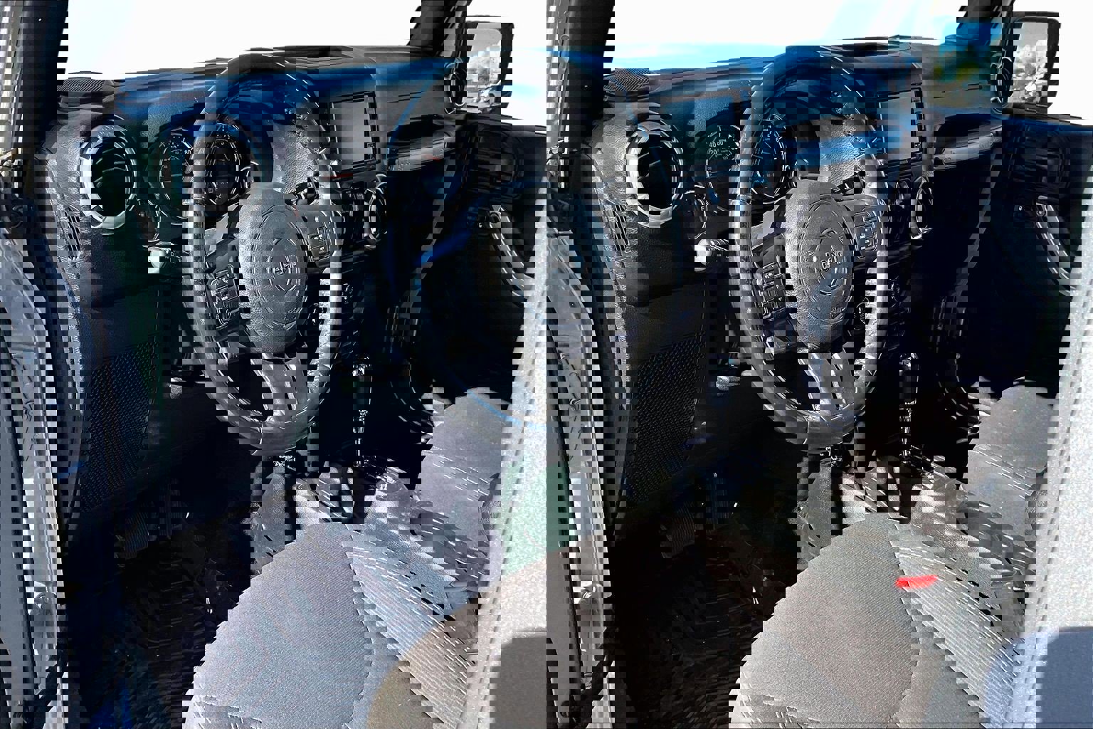 Used 2018 Jeep Wrangler Sahara w/ Connectivity Group image 10