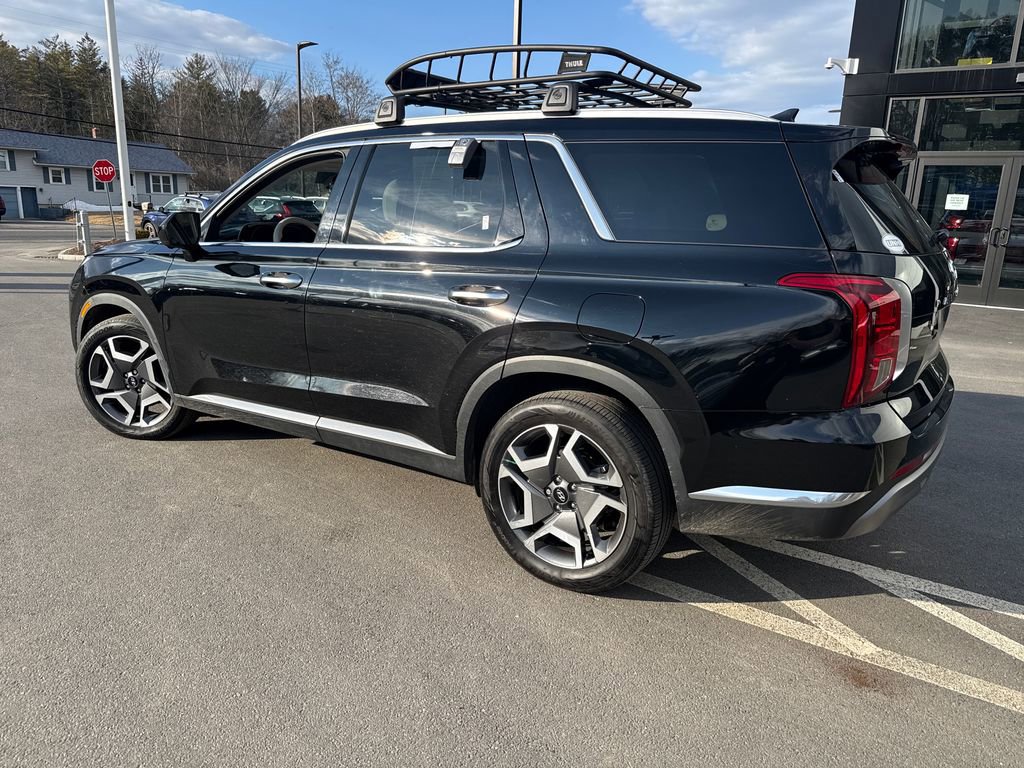 Used 2024 Hyundai Palisade Limited image 3