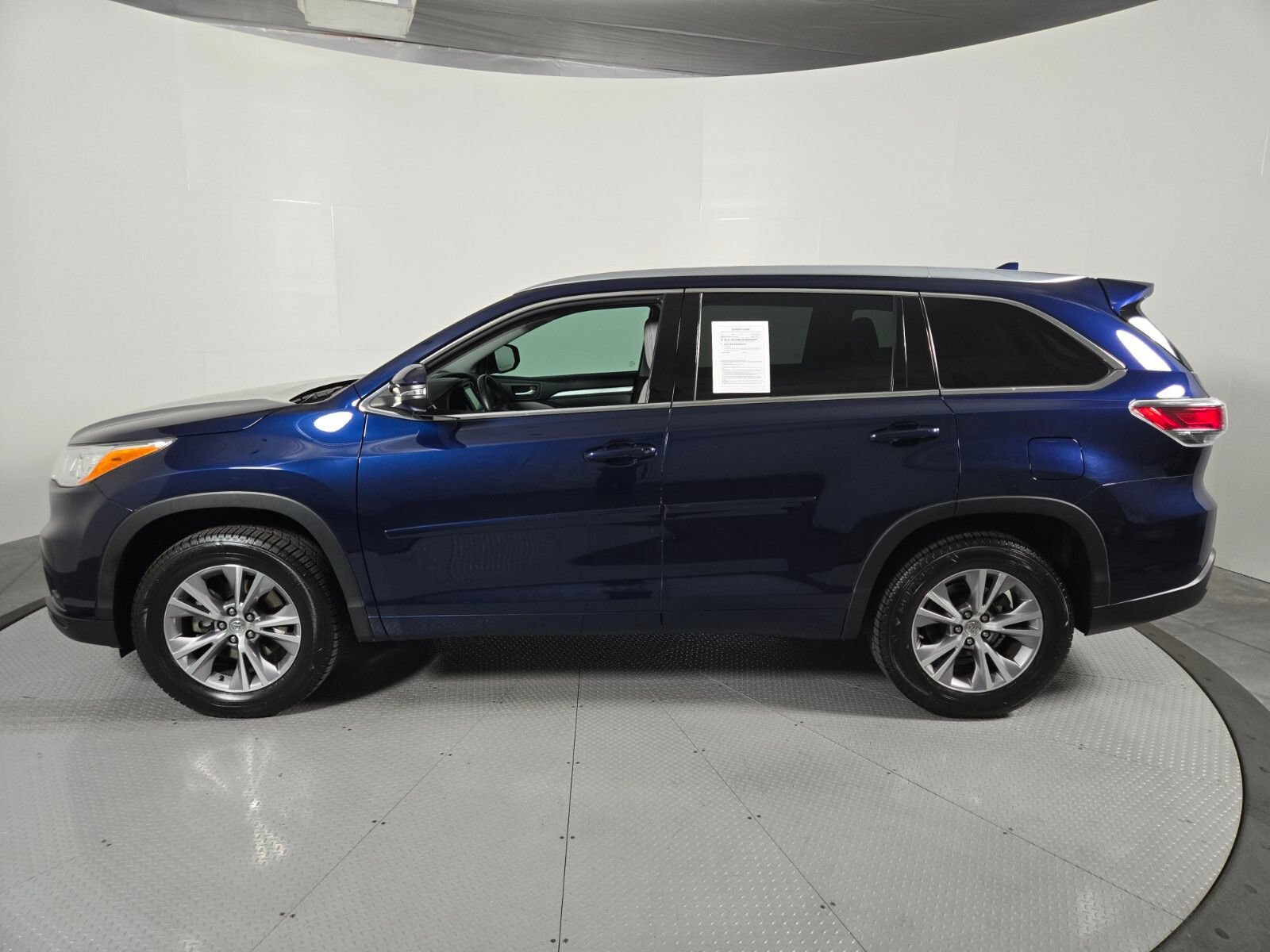 Used 2014 Toyota Highlander XLE FWD image 7