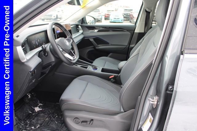 Used 2025 Volkswagen Tiguan SE image 14