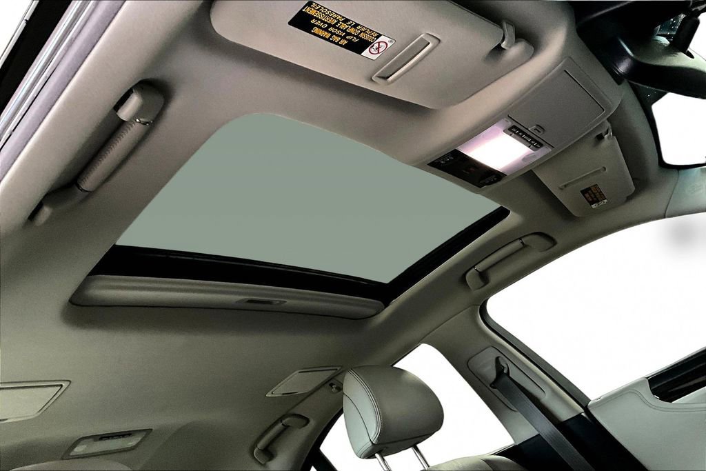 Used 2016 Lexus LS 460 w/ Comfort Package image 28