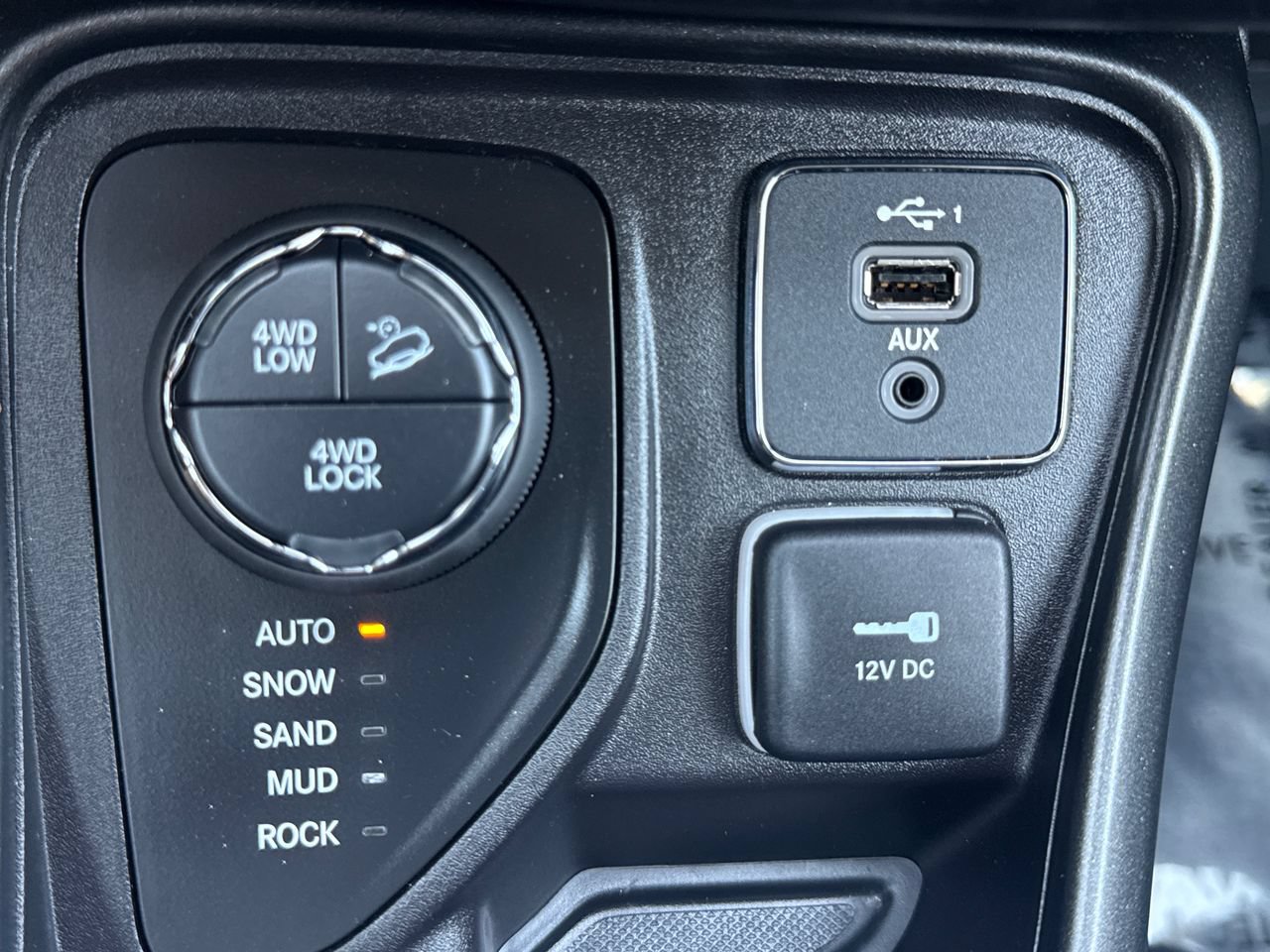 Used 2021 Jeep Compass Trailhawk w/ Convenience Group AWD/4WD image 22