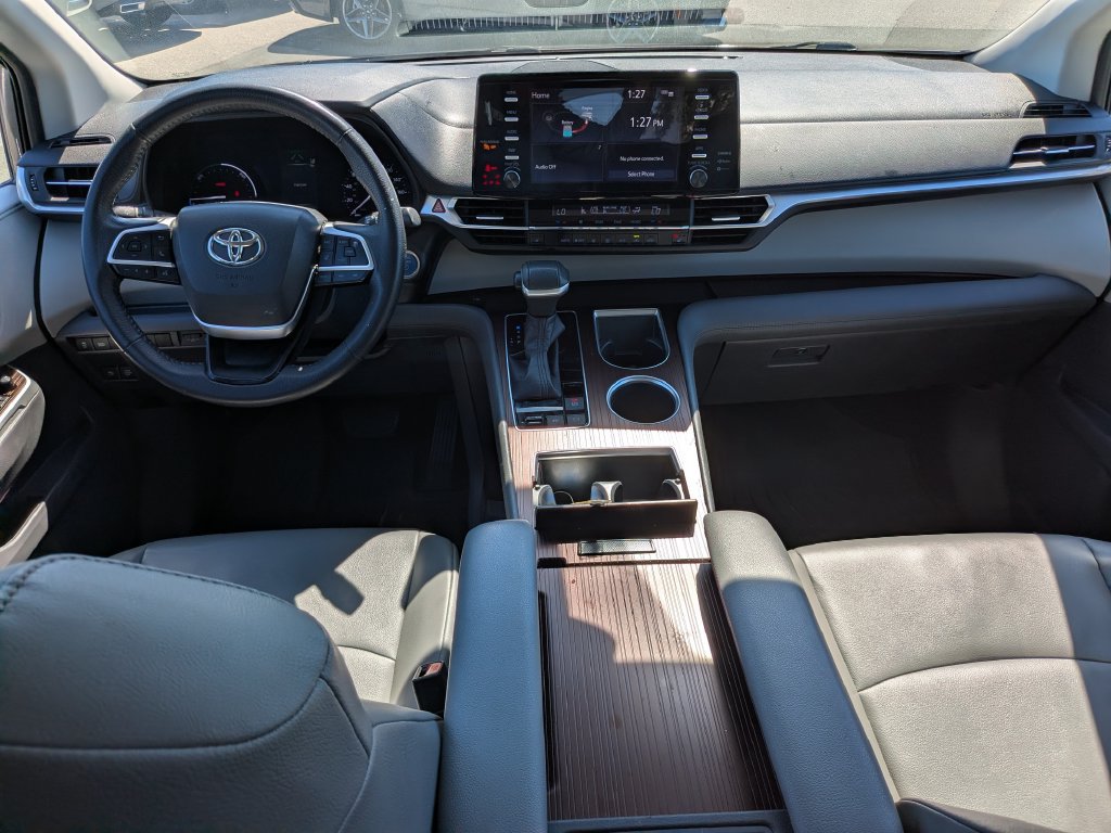 Used 2022 Toyota Sienna XLE FWD image 14