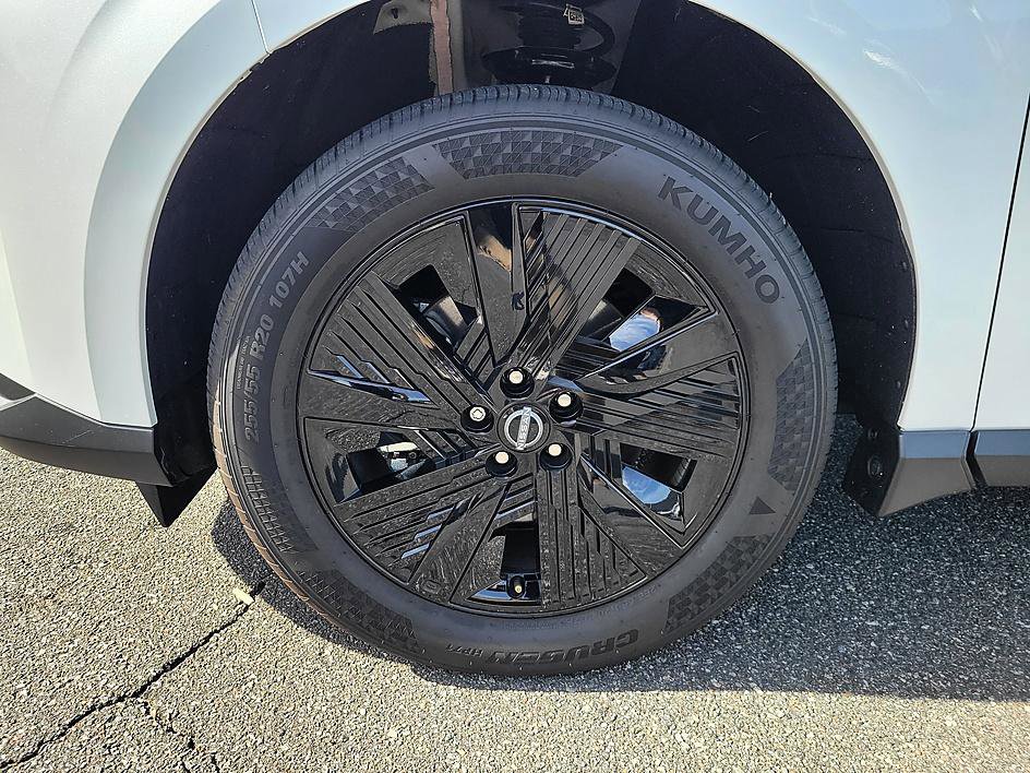 Certified 2025 Nissan Murano SV image 8