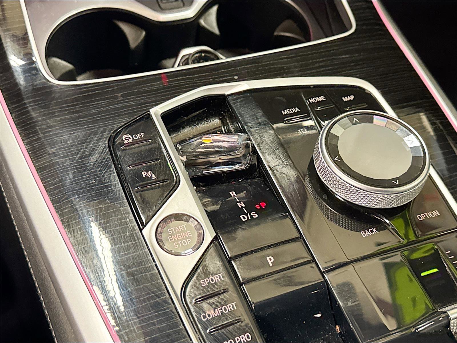 Used 2024 BMW X7 xDrive40i w/ M Sport Package image 17