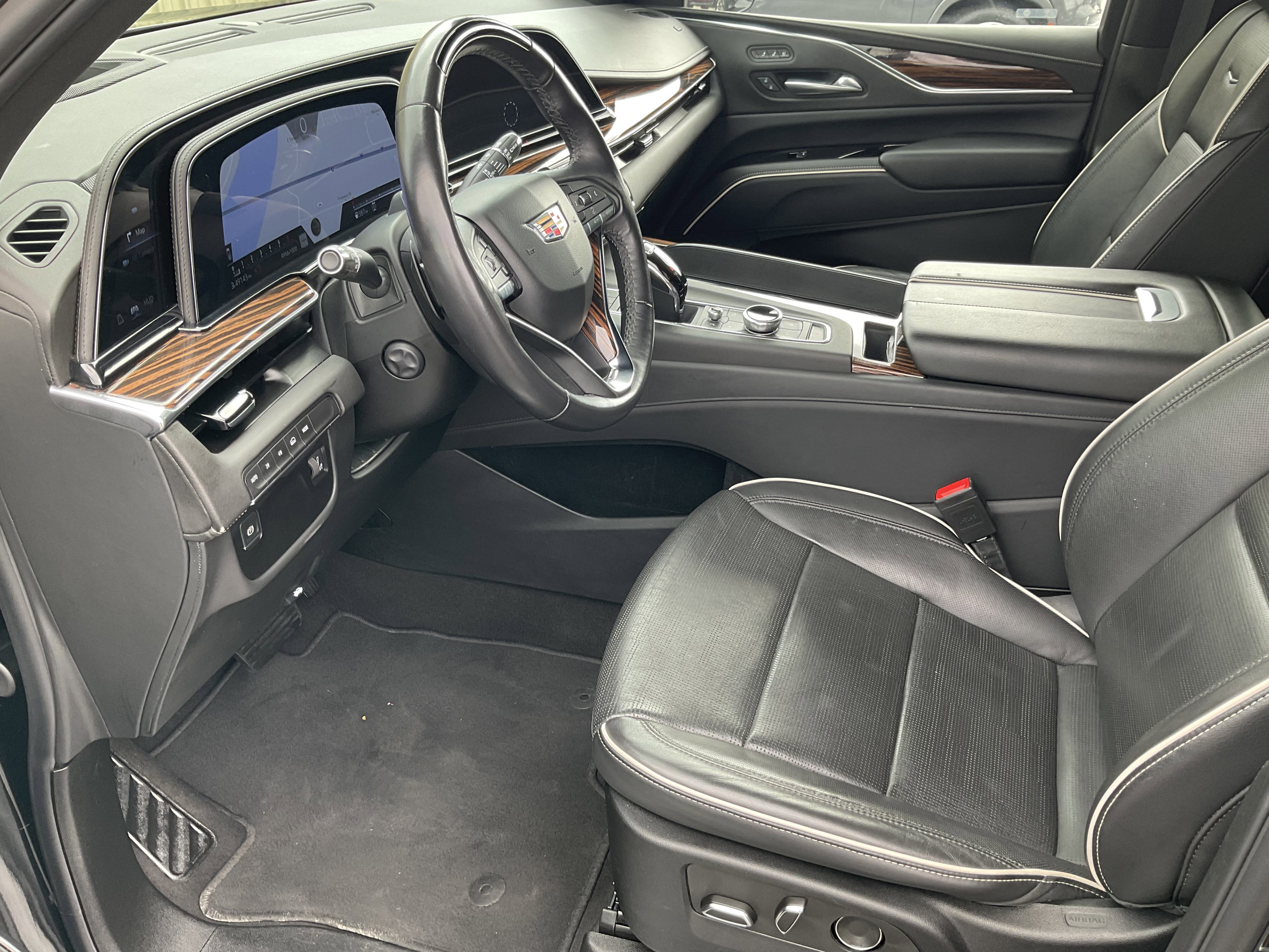 Used 2024 Cadillac Escalade ESV Premium Luxury AWD/4WD image 21