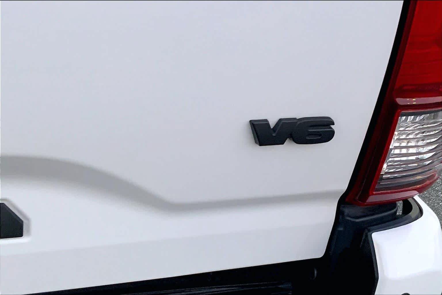 Used 2019 Toyota Tacoma TRD Off-Road w/ Technology Package AWD/4WD image 10