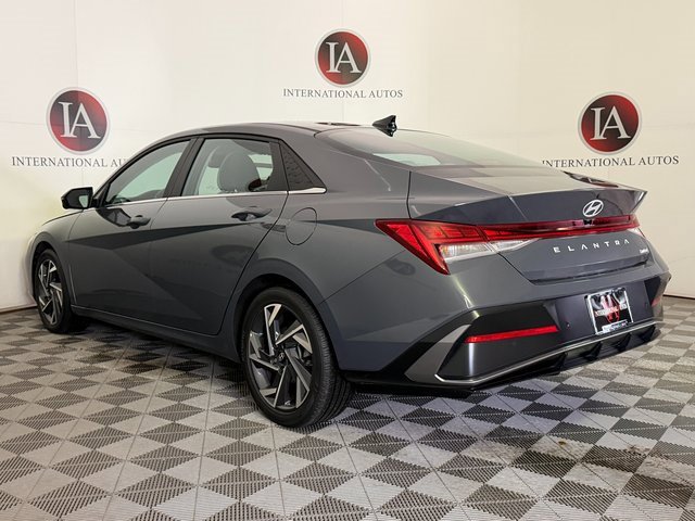 Certified 2024 Hyundai Elantra Limited image 9