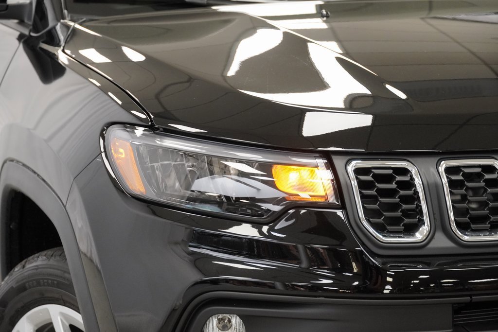 Certified 2025 Jeep Compass Latitude w/ Convenience Group image 5