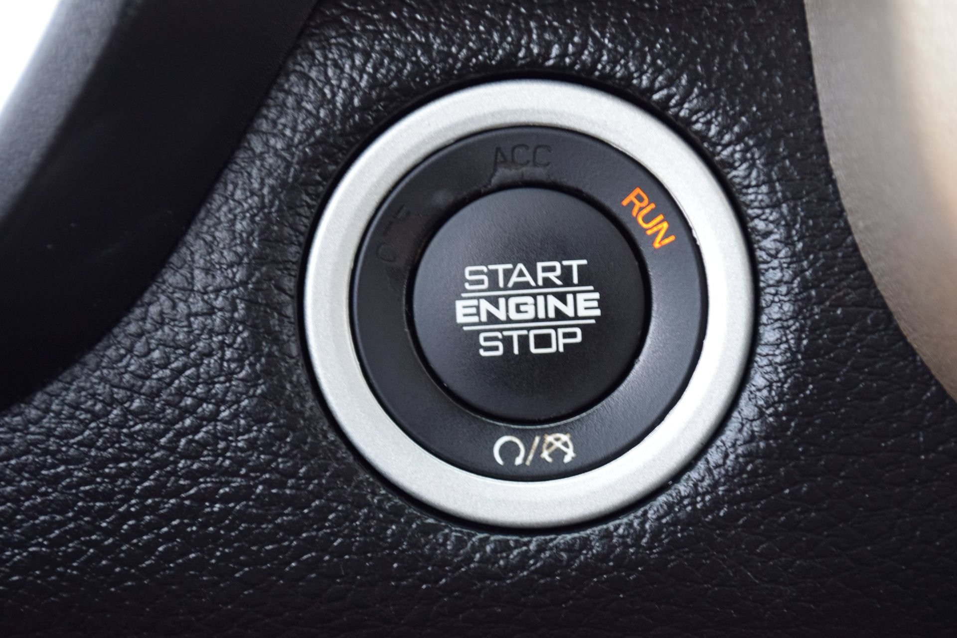 Used 2019 RAM 1500 Laramie AWD/4WD image 11