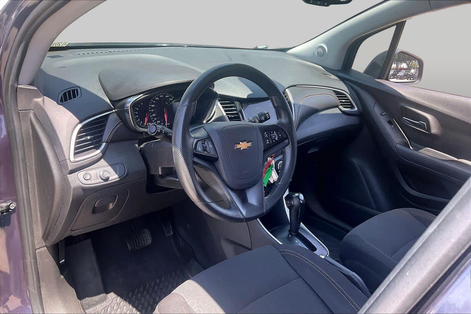 Used 2019 Chevrolet Trax LS w/ Tint and Cruise Package FWD image 17