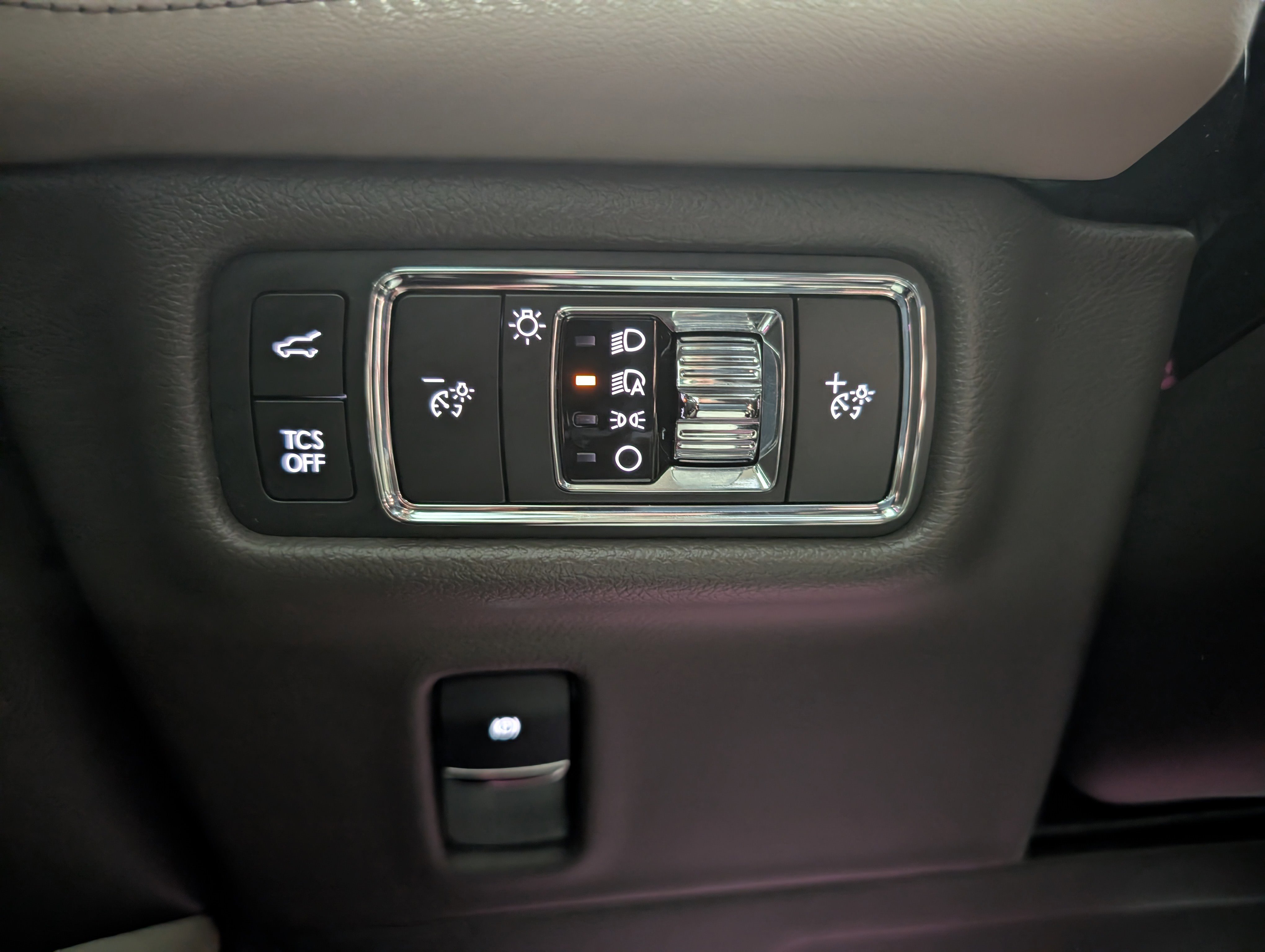 Used 2021 Lincoln Nautilus Reserve w/ Cargo Utility Package image 24