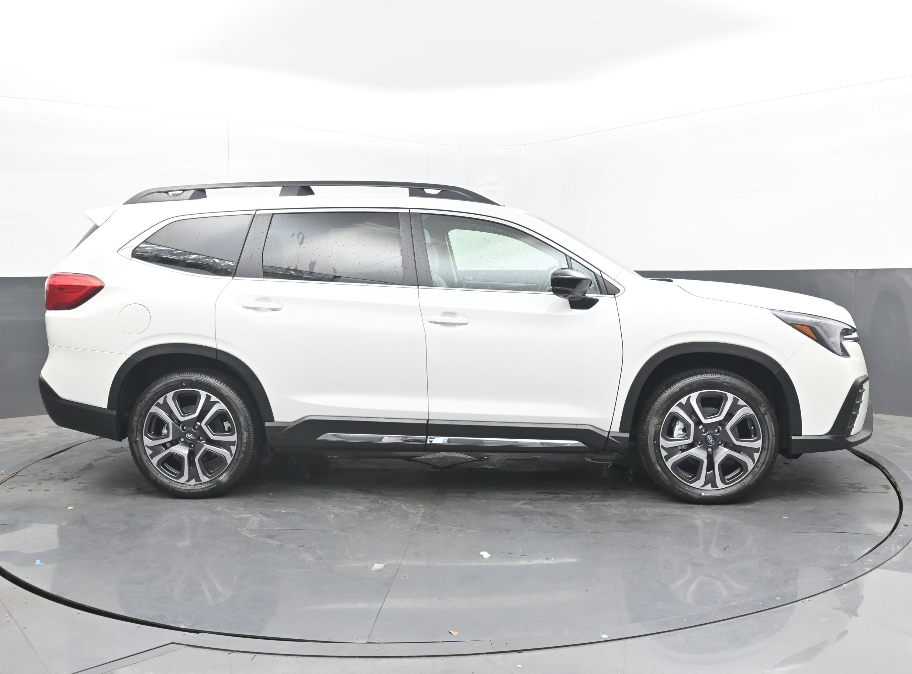 Certified 2025 Subaru Ascent Limited image 8