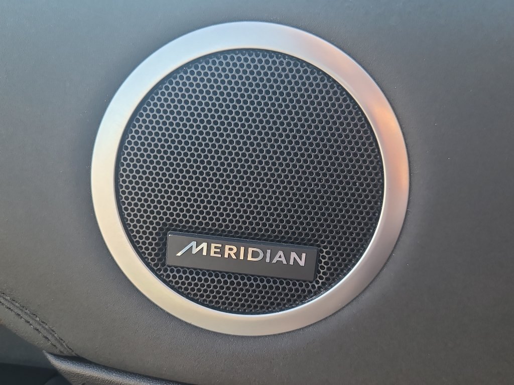 Used 2018 Land Rover Discovery HSE AWD/4WD image 13