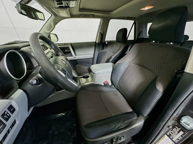 Used 2021 Nissan Titan SL w/ Moonroof Package image 12