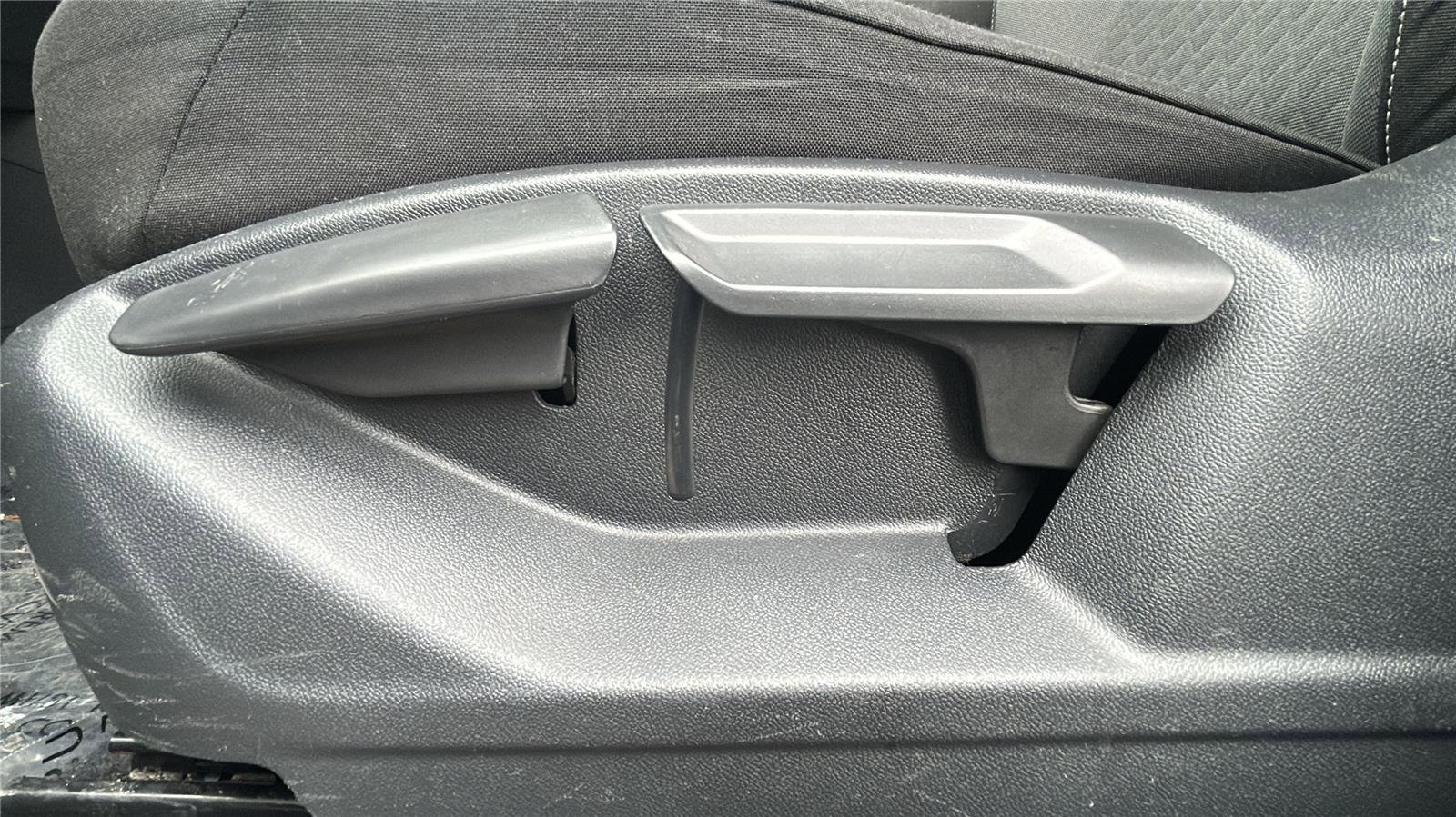 Used 2021 Volkswagen Tiguan S image 23