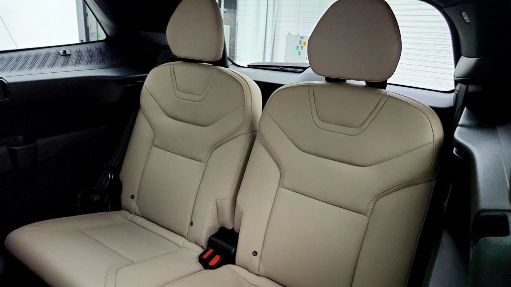 Used 2025 Volvo EX90 Plus AWD/4WD image 22