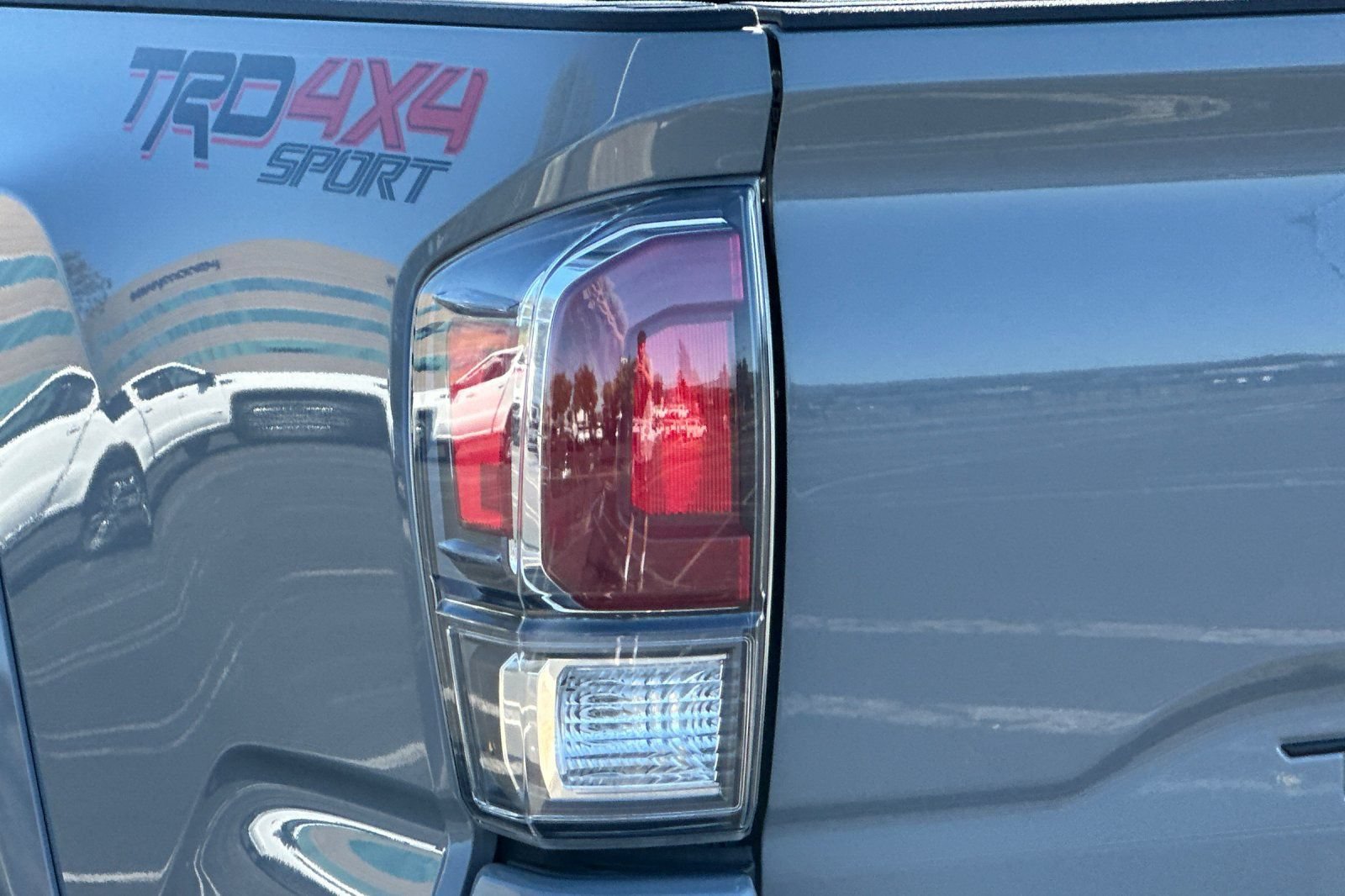 Used 2020 Toyota Tacoma TRD Sport w/ TRD Premium Sport Package AWD/4WD image 47