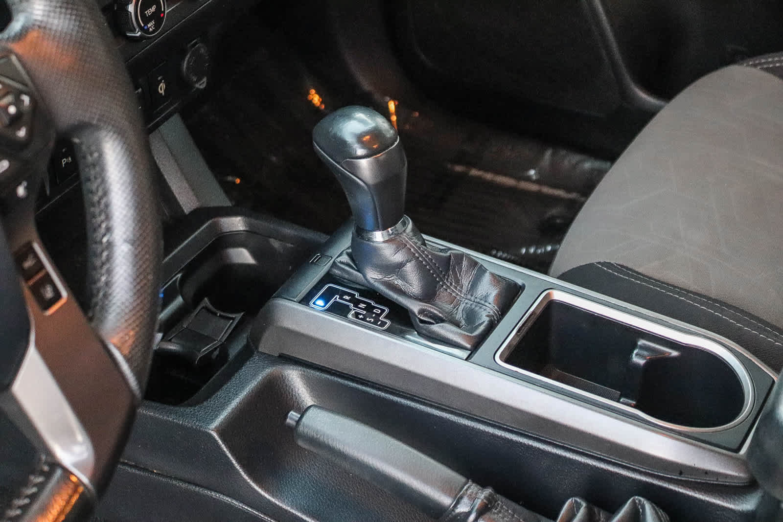 Used 2020 Toyota Tacoma TRD Off-Road w/ Technology Package AWD/4WD image 19