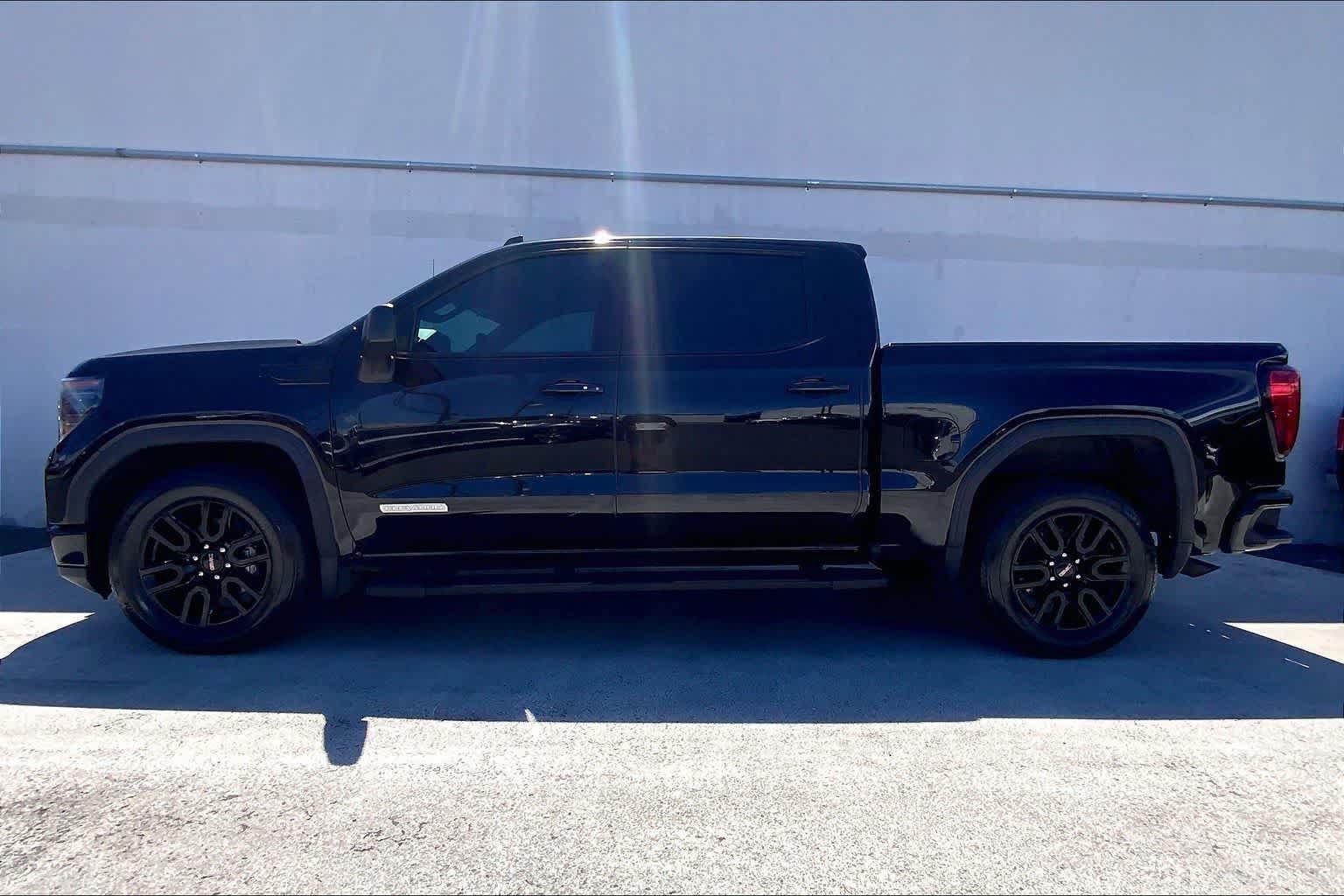 Used 2024 GMC Sierra 1500 Elevation RWD image 3
