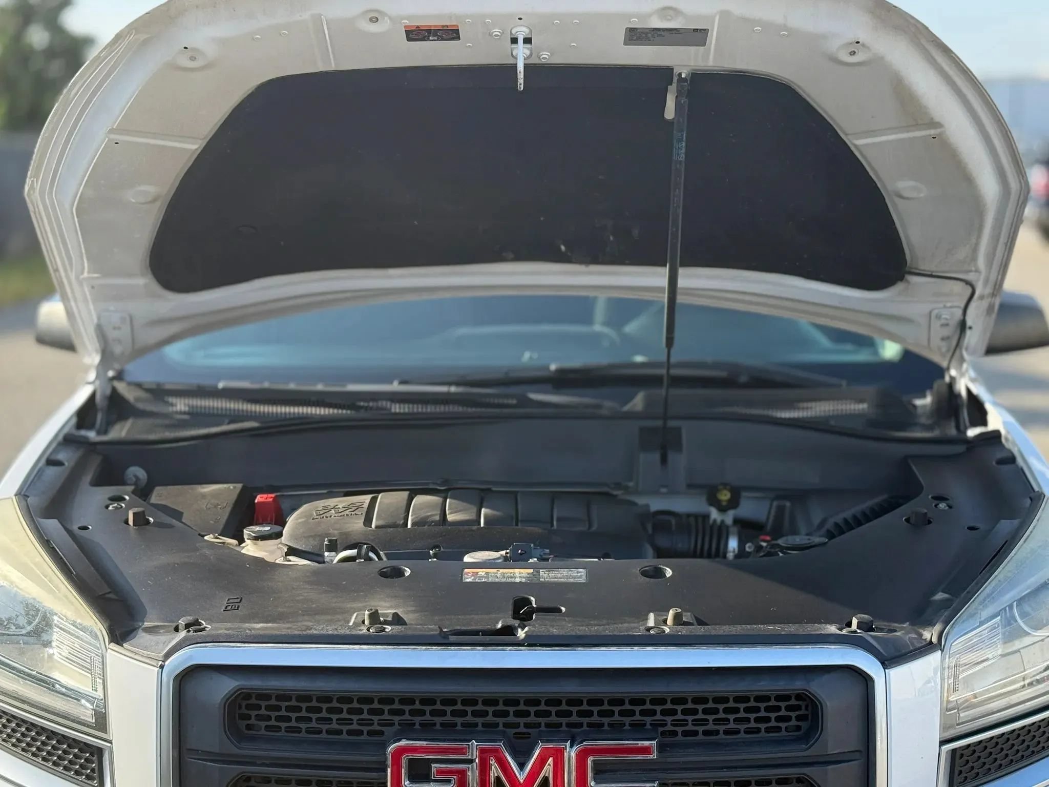 Used 2016 GMC Acadia SLE AWD/4WD image 30