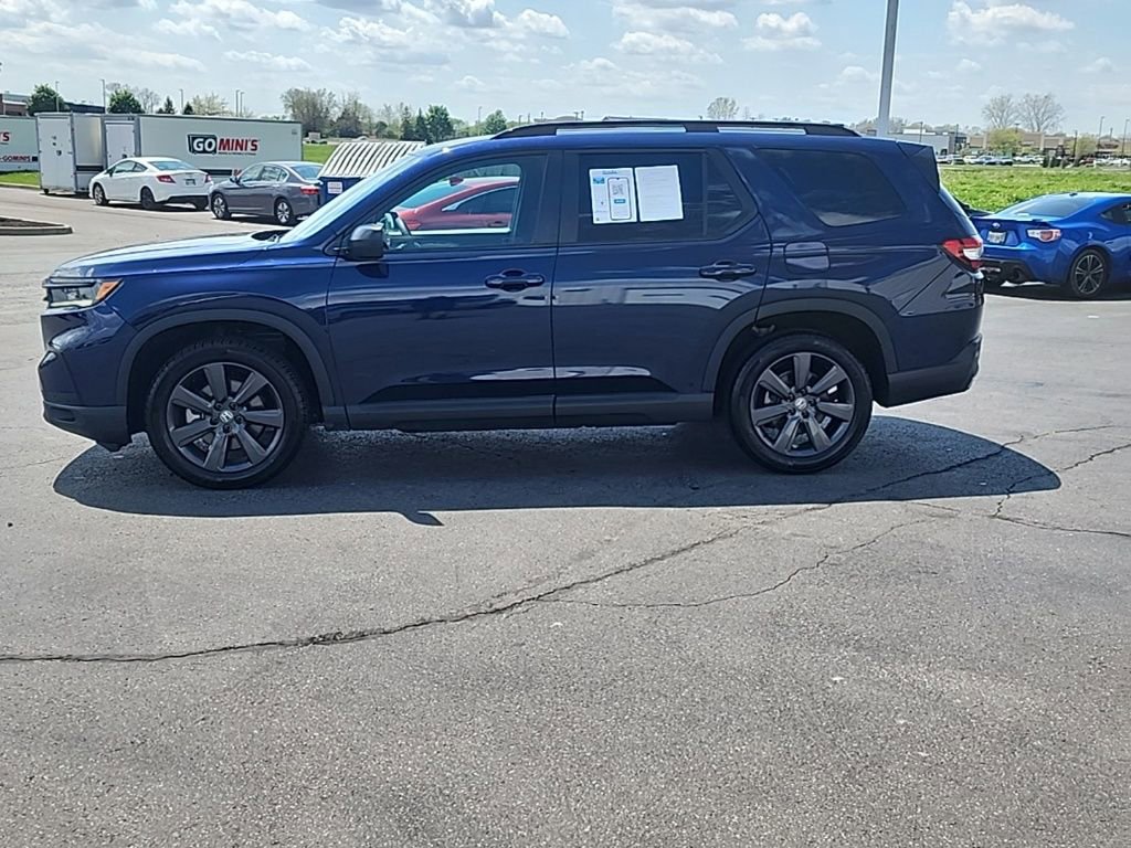 Certified 2025 Honda Pilot Sport image 4