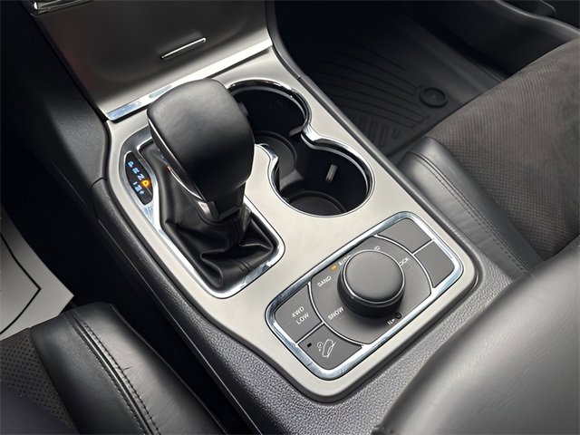 Used 2020 Jeep Grand Cherokee Altitude image 18