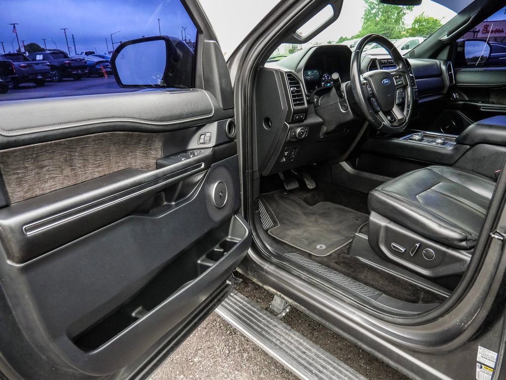 Used 2018 Ford Expedition Limited w/ Equipment Group 301A image 30