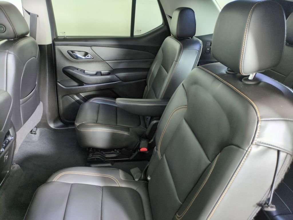Used 2021 Chevrolet Traverse LT image 25