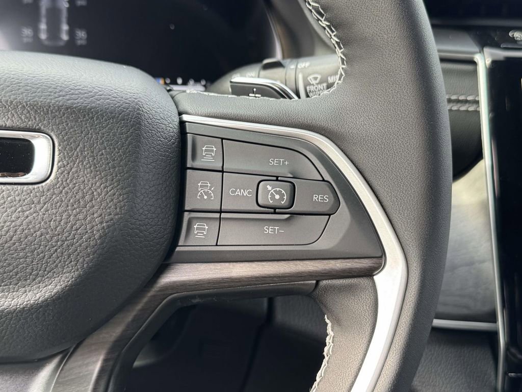 New 2025 Jeep Grand Cherokee Limited AWD/4WD image 24
