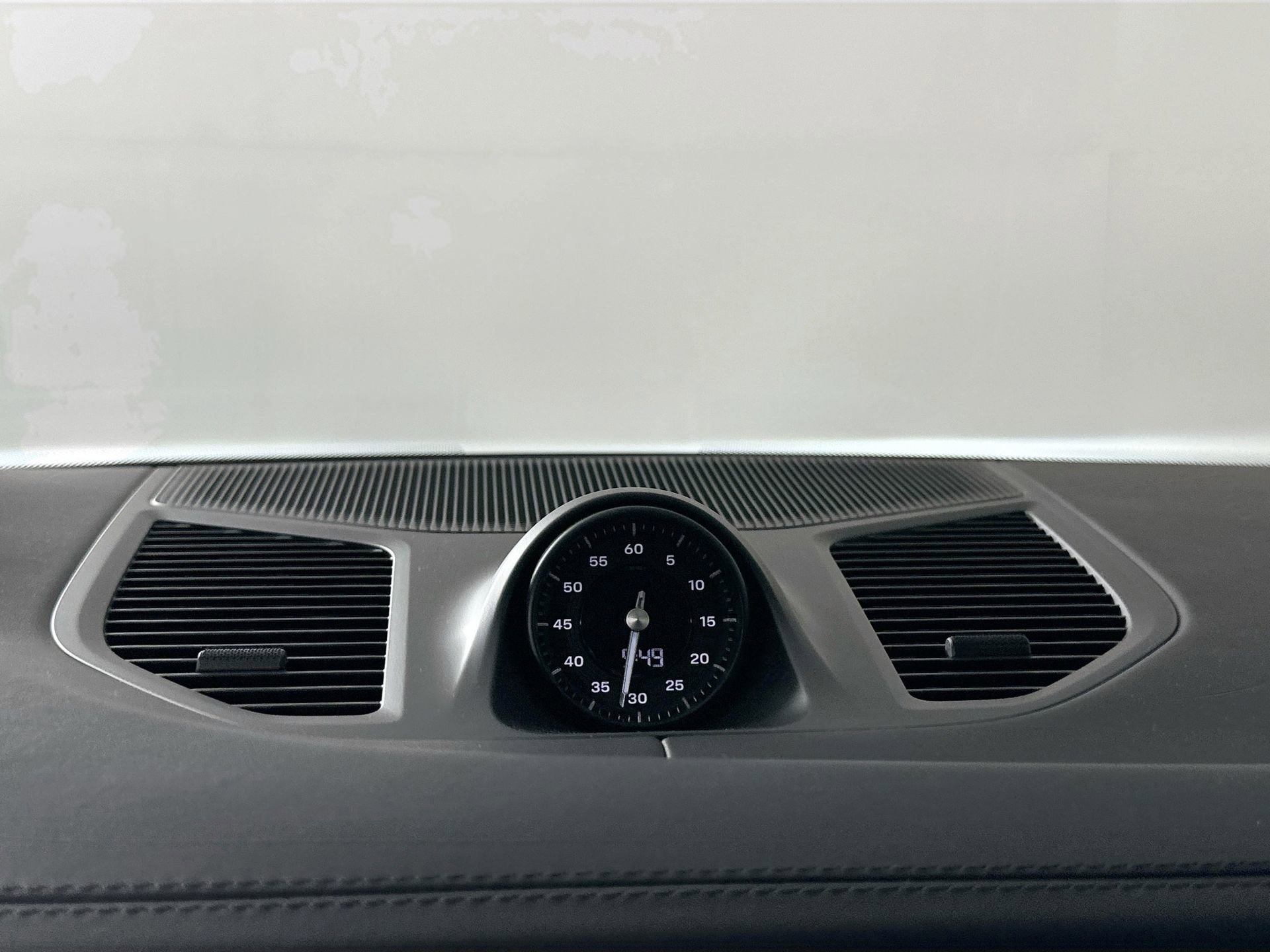 Certified 2025 Porsche Cayenne E-Hybrid image 25