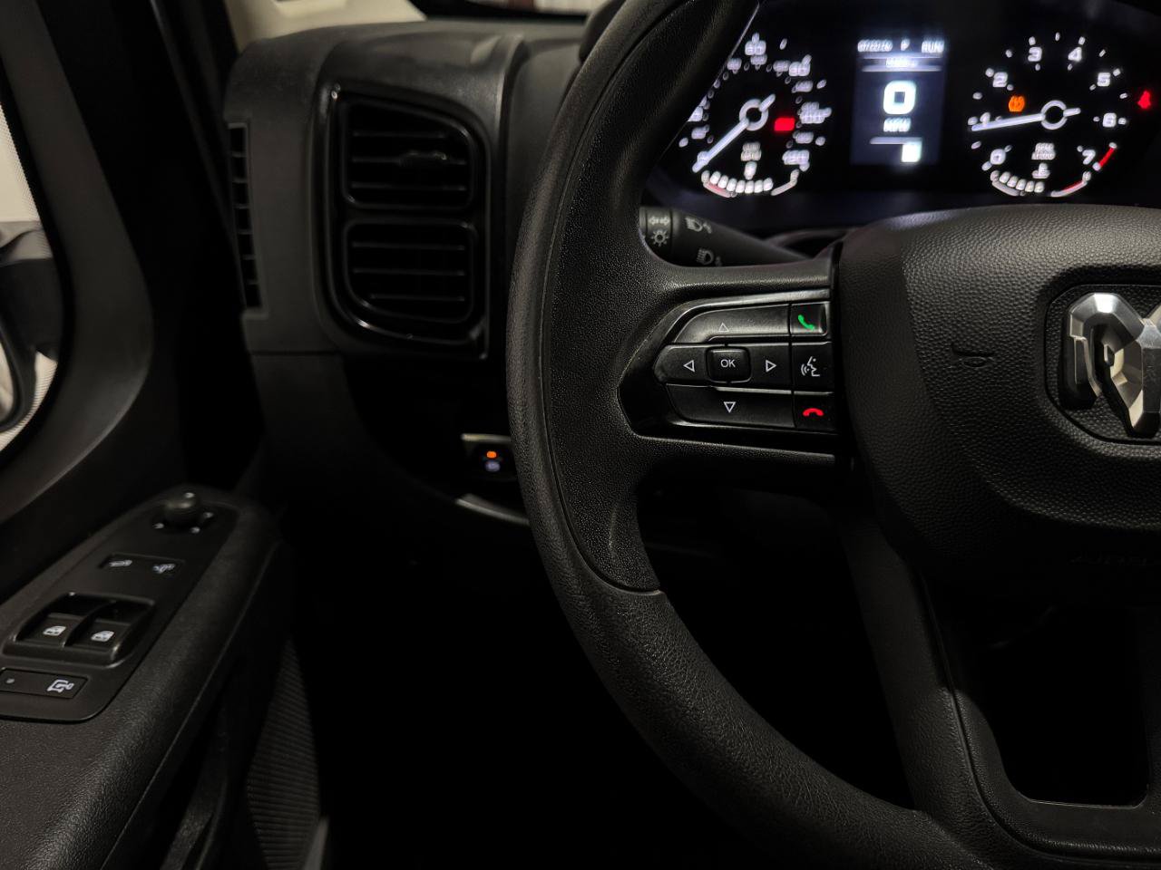 Used 2025 RAM ProMaster 2500 w/ Convenience Group FWD image 16