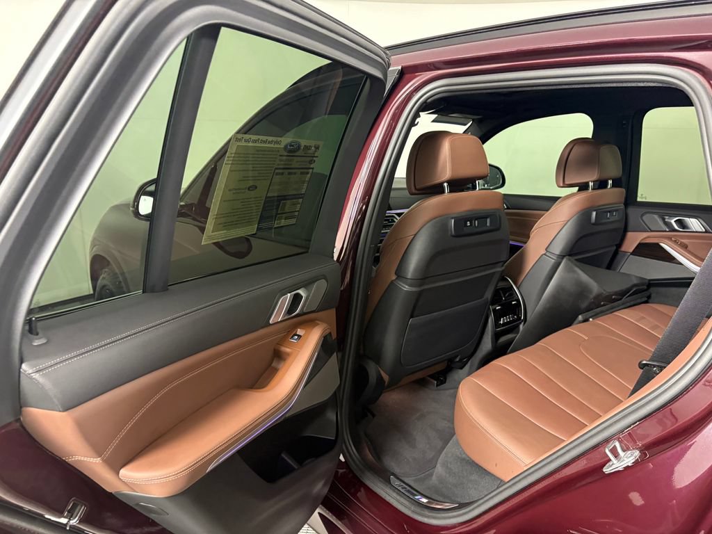 Used 2021 BMW X5 M50i AWD/4WD image 28