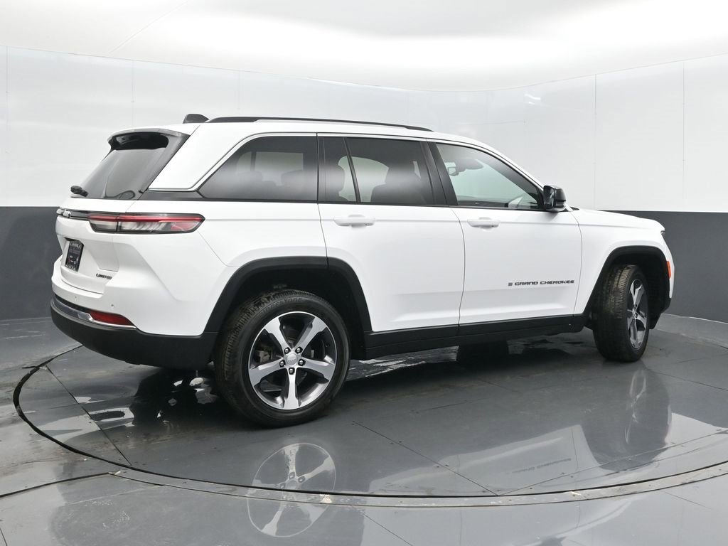 Used 2023 Jeep Grand Cherokee Limited image 7