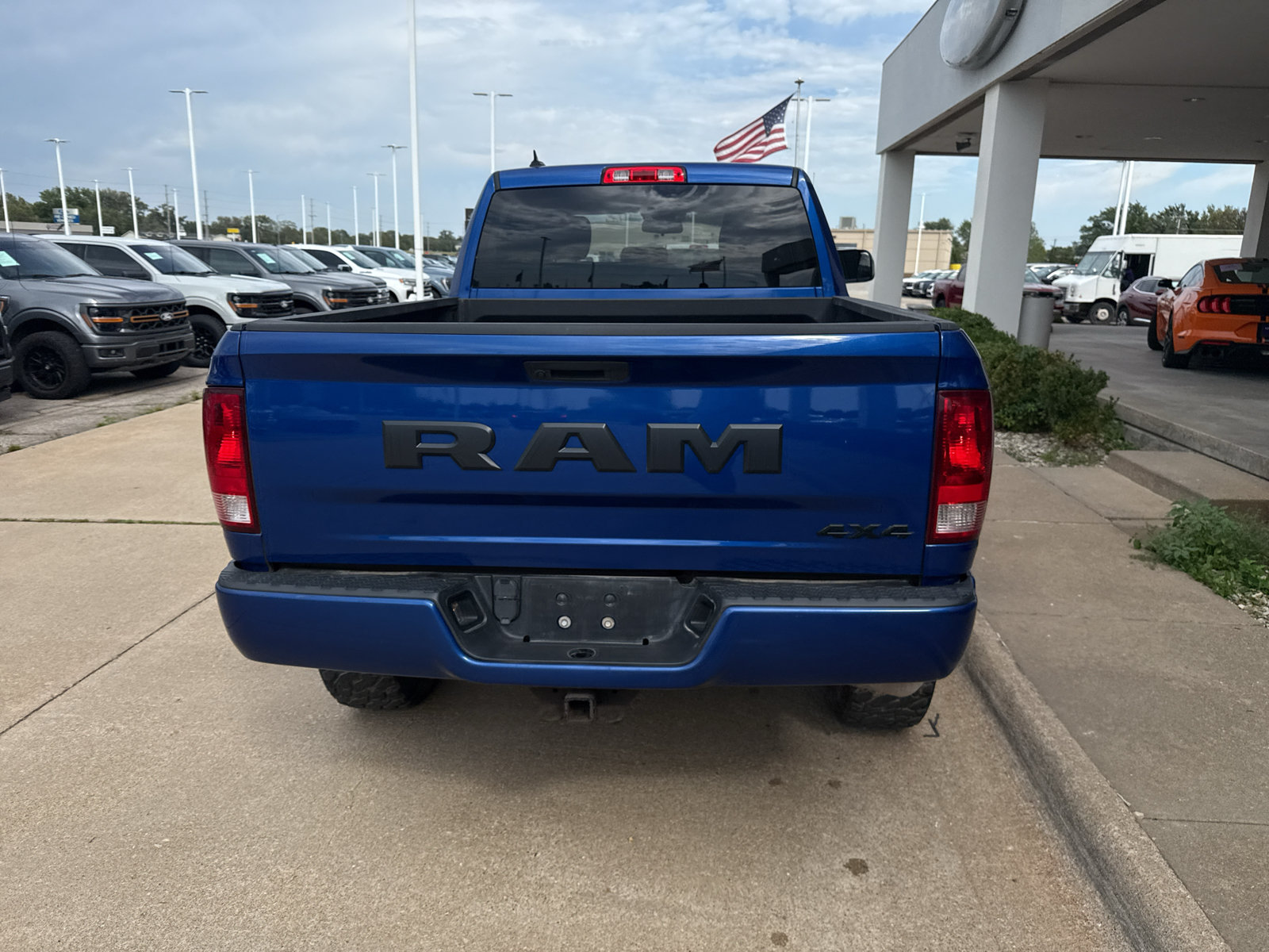 Used 2019 RAM 1500 Express w/ Wheel & Sound Group AWD/4WD image 7